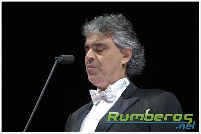 Andrea Bocelli encantó,  en su concierto en Caracas.