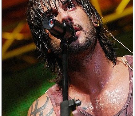 MELENDI ARRIBARA HOY AL PAIS PARA PRESENTAR SU ROCK DE CALLE.