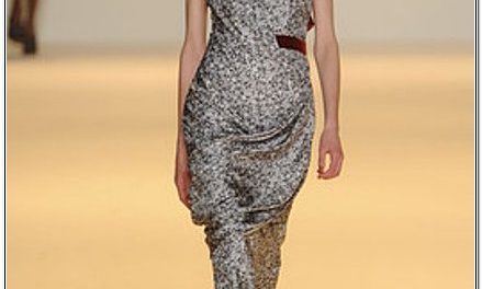 La Venezolana Carolina Herrera presenta tonos metálicos en Semana de la Moda