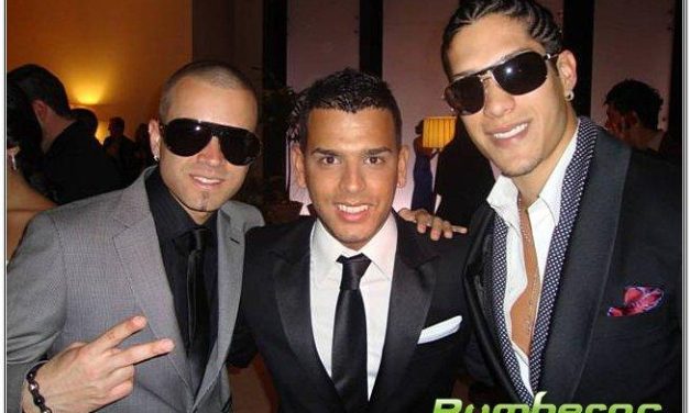 Chino y Nacho acaparan atención en Premios Lo Nuestro