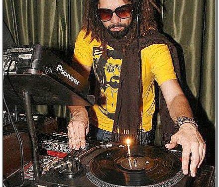 Patafunk llenó de su buena música a Suka Bar