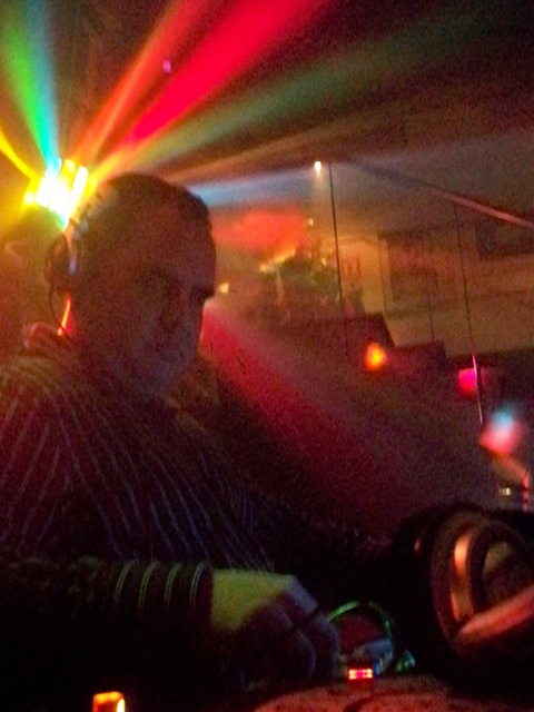 Tributo a los 70 y 80 con el Dj Fernando Fuenmayor en Capital Jazz