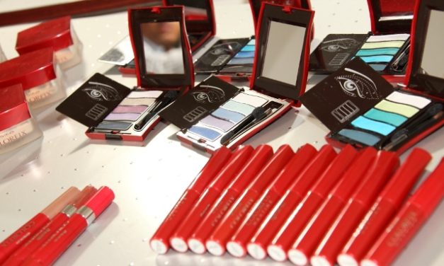 Ésika presenta la renovación de su línea de maquillaje Colorfix Maxtime
