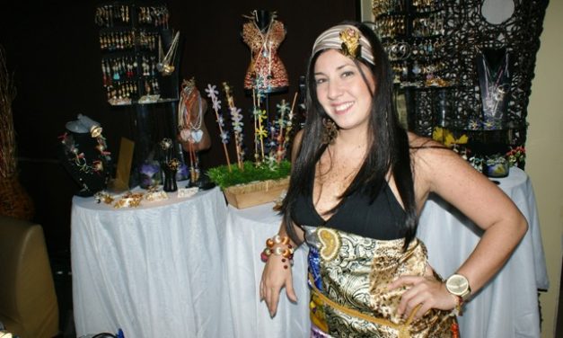 BEACH WEAR AT LI BAR CONVOCO MULTITUDES