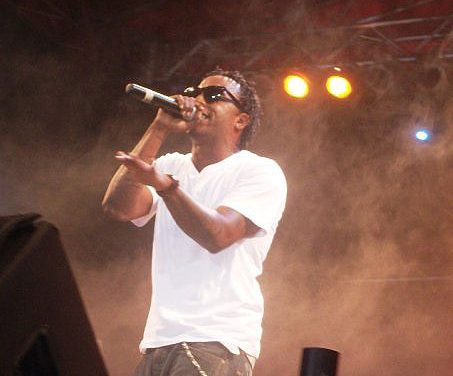 REKE adelanta los primeros sencillos de su disco en solitario que ya suenan en la radio