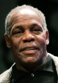 Actor Danny Glover pide boicot a Hugo Boss durante el Oscar