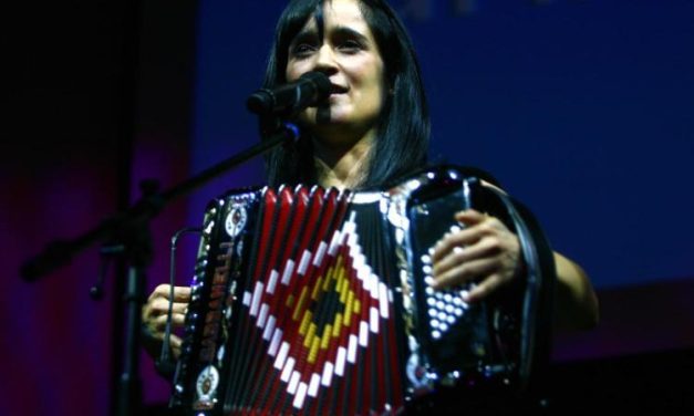 Julieta Venegas: »Hacer música es terapéutico, me ayuda a comunicarme con los demás»…