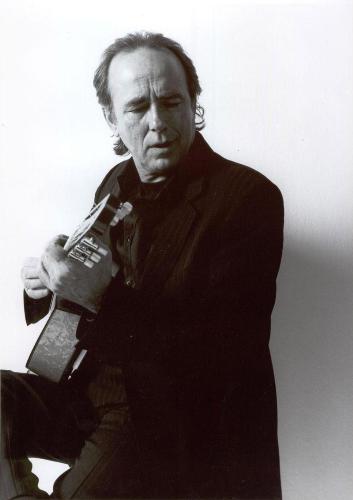 Serrat recupera el trono en Listas de Ventas