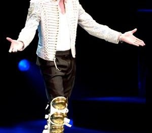 Sony firma contrato por álbumes de legado de Jackson