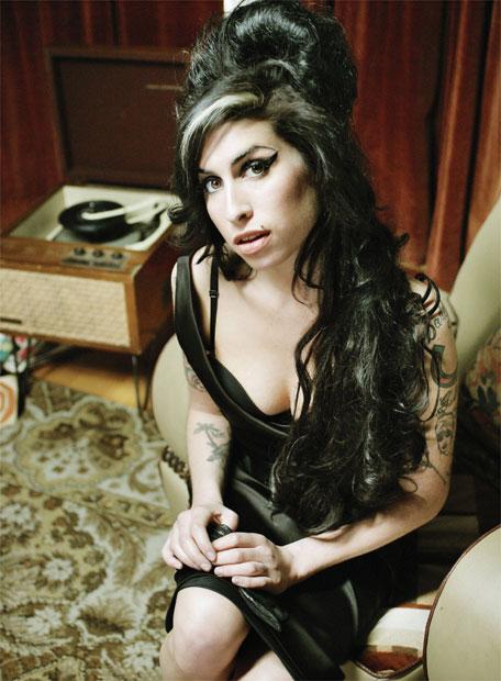 Amy Winehouse se trasnocha grabando su nuevo disco
