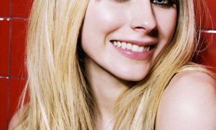 Avril Lavigne estrena disco en junio