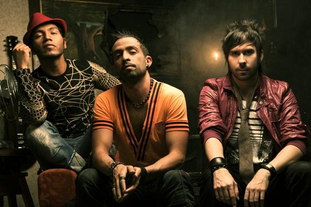 Camila graba nuevo video del tema »Alejate de mí» con unos 800 fans