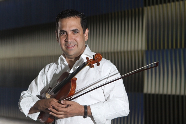 Eddy Marcano celebra entre compai ‘s