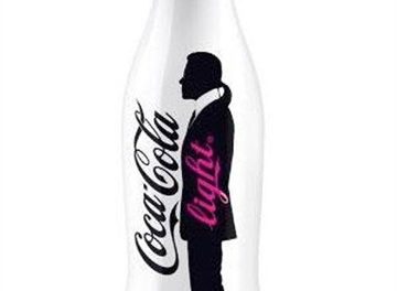 Karl Lagerfeld diseña una edición limitada de botellas de Coca-Cola