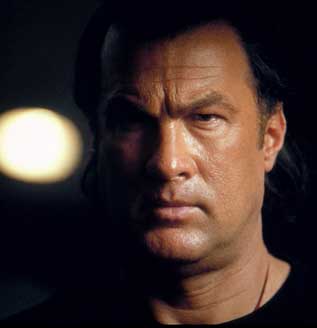 Steven Seagal, denunciado por acoso sexual y tráfico de mujeres