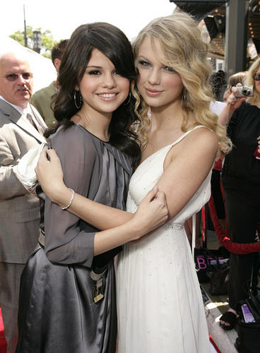 Selena Gómez y Taylor Swift, enfrentadas por un papel