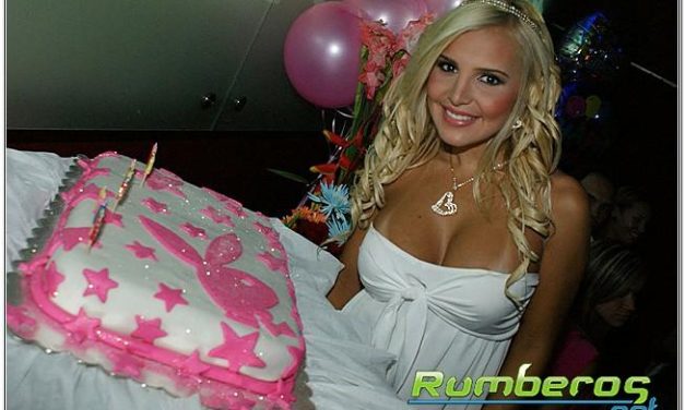 La conejita Playboy, Jennireth  Baptista celebró su cumpleaños en privé