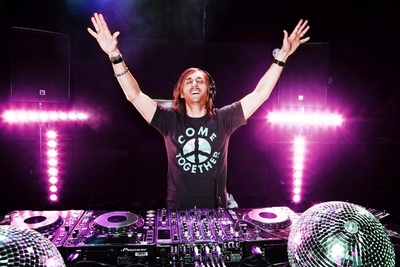 DAVID GUETTA LOGRA DISCO DE ORO EN  VENEZUELA CON SU »ONE LOVE»