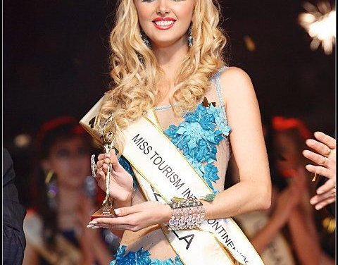 Miss Venezuela Myriam Abreu coronada Miss Turismo Intercontinental en Miri, Malasia