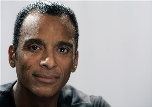 Secada rinde homenaje a maestros con »Clásicos»