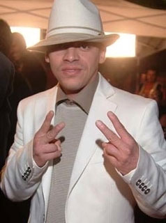 Llegará al teatro el musical  »Vico C: La historia»