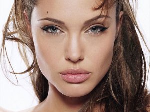 Angelina Jolie se convertirá en una sexy Cleopatra