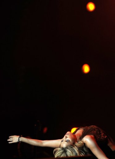 Shakira da segunda oportunidad al grupo que inspiró la canción del Mundial