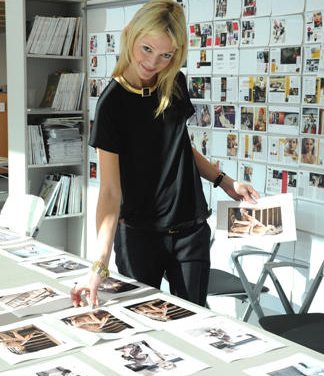 LAS PERIPECIAS DEL MUNDO EDITORIAL DE MODA SE MUESTRAN COMO NUNCA ANTES, EN »RUNNING IN HEELS»