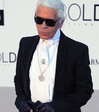 Karl Lagerfeld se convierte en un ‘diseñador de masas’