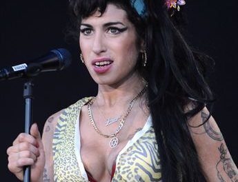 El nuevo disco de Amy Winehouse podría llegar en diciembre