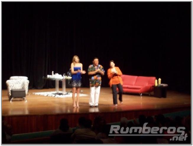 »COSAS DE 2 ENTRE 3» SE ESTRENO EN VALENCIA