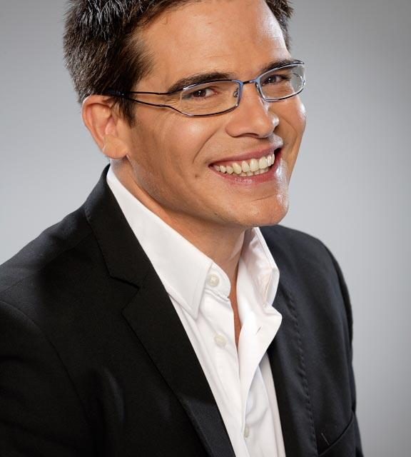 Nelson Bustamante obtuvo dos nominaciones a los premios Emmy® Suncoast Chapter