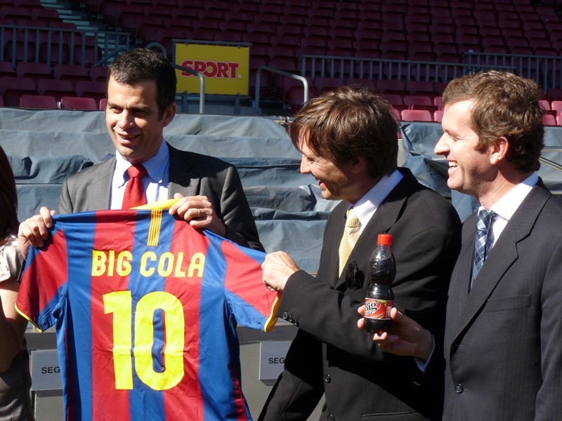 BIG COLA PIENSA EN GRANDE Y FIRMA CON EL BARCELONA