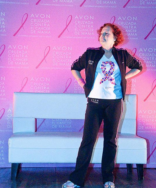 En el mes del cáncer de mama: Avon lleva humor y reflexión a mujeres de Sucre