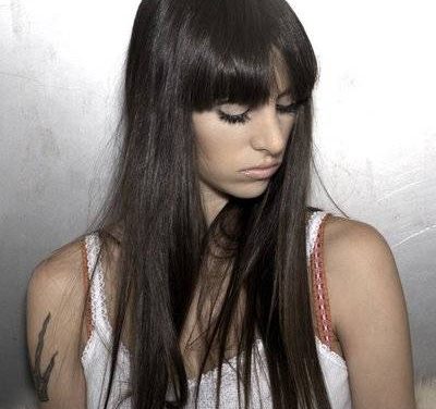 LA MALA RODRIGUEZ SE INSPIRA LAVANDO ROPA