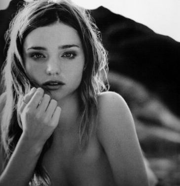 Miranda Kerr, desnuda en el libro V2 del fotógrafo Russell James (+Fotos)
