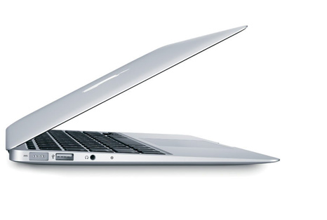 Apple lanza nuevas computadoras ultraligeras MacBook Air