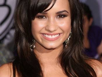 Demi Lovato ingresa a centro de rehabilitación y abandona gira con los Jonas Brothers