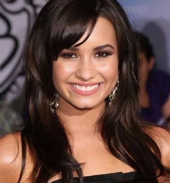 Demi Lovato ingresa a centro de rehabilitación y abandona gira con los Jonas Brothers