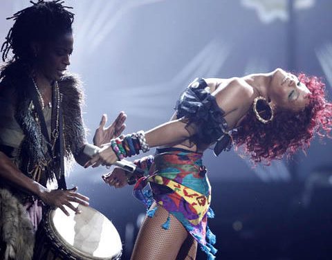 Rihanna calentó la noche de los American Music Awards 2010
