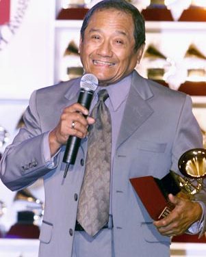 Lágrimas y vítores durante entrega de Premios a la Excelencia del Latin Grammy