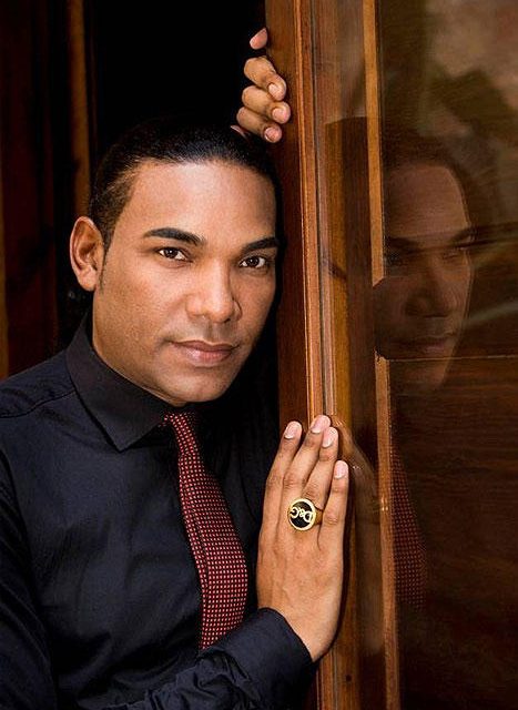 Guillermo »El Diamante del Merengue», Galardonado con Disco de Oro en Venezuela