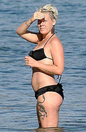 La primera imagen de Pink embarazada