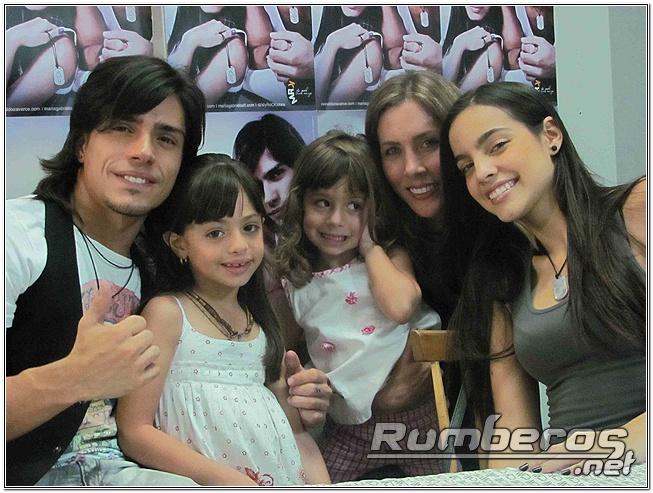 Las Fotos de la Firma de Autografos »MY ROCK» MRK By María Gabriela De Faría Y Reinaldo Zavarce »Peche»