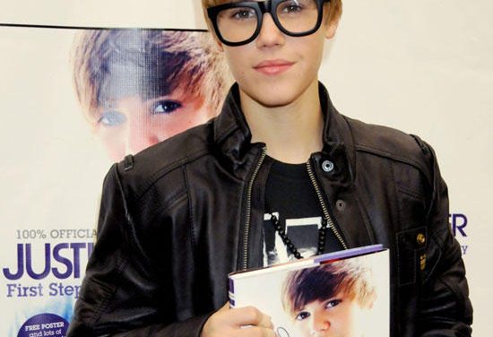 Justin Bieber presenta su libro »’First Step 2 Forever: My Story»