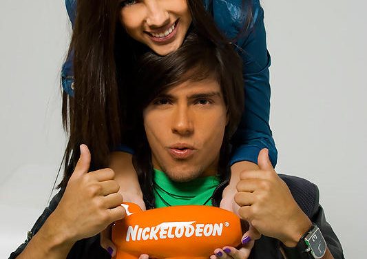 PECHE y MARY ¡GANAN 4 BLIMPS! EN LOS »KIDS CHOICE AWARDS»