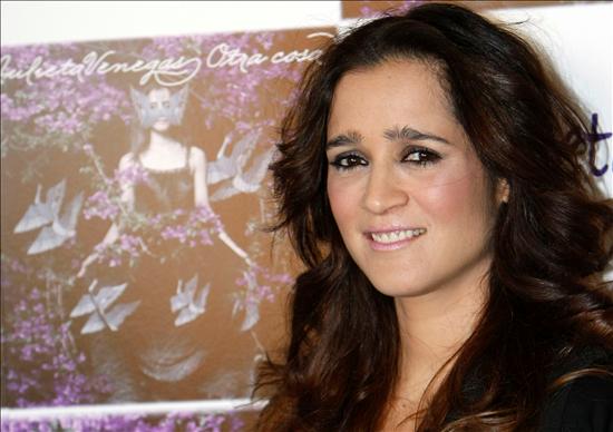 Julieta Venegas pide que no la encasillen