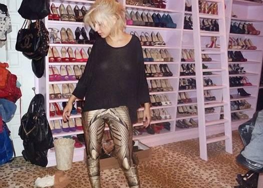 Christina Aguilera comparte su ‘Walk-in-closet’ (+Fotos)