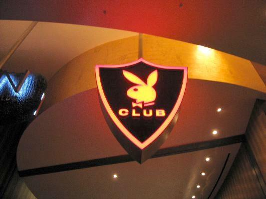 Playboy inaugura club en Cancún