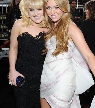 Tras el polémico vídeo, Kelly Osbourne defiende a Miley Cyrus